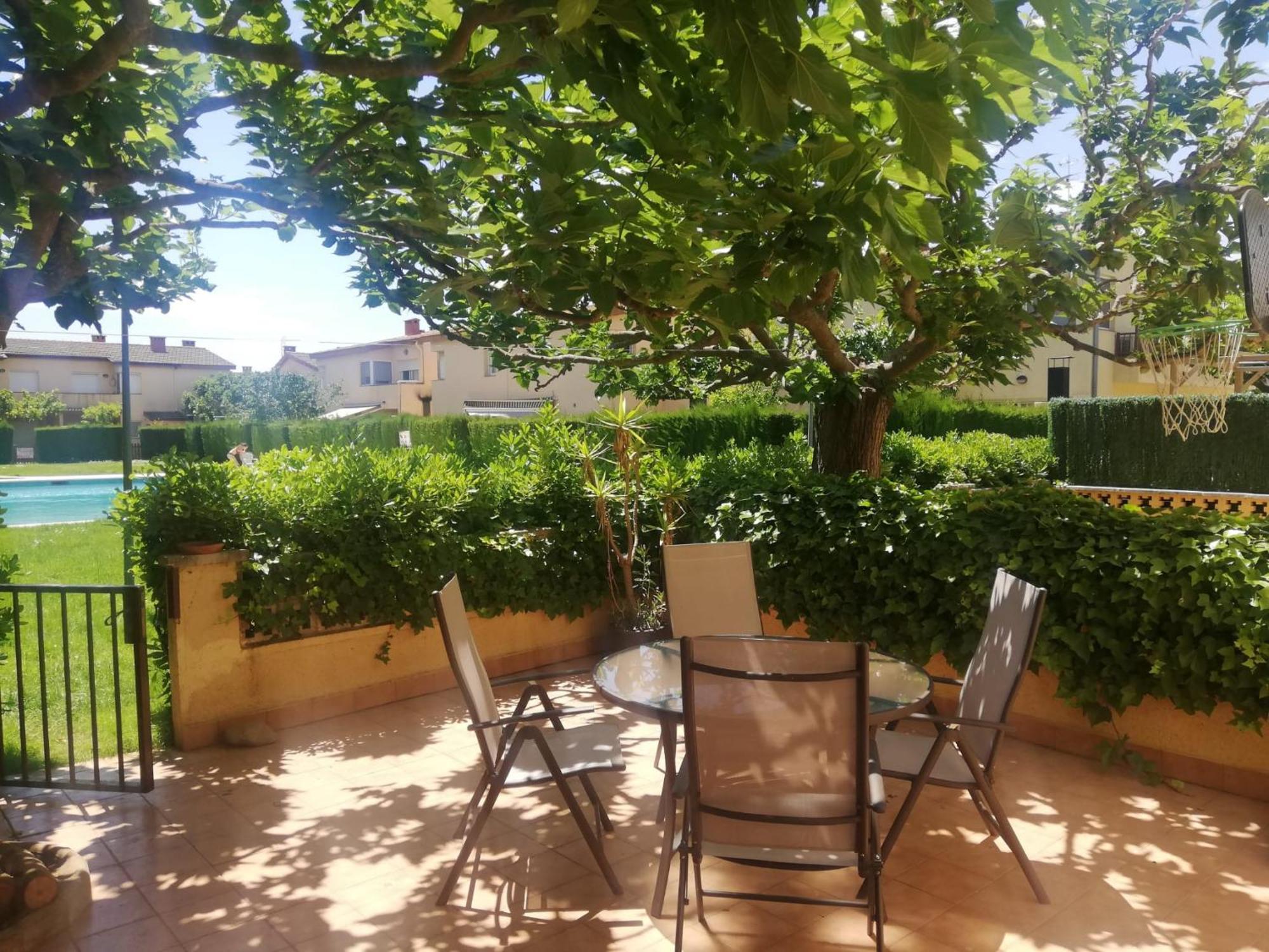 Casa Con Piscina En Roses